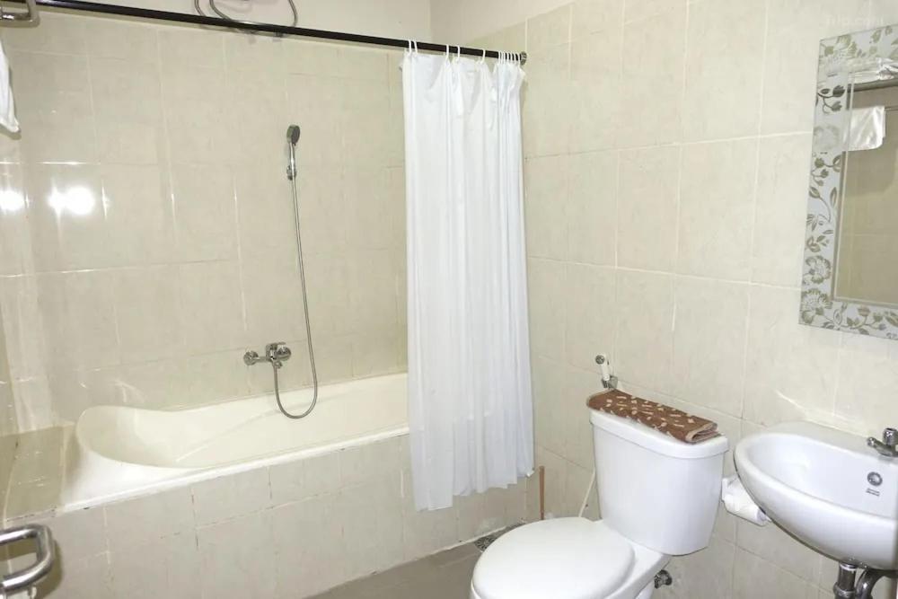 Tuban Torres Accommodation Kuta Lombok Exteriör bild
