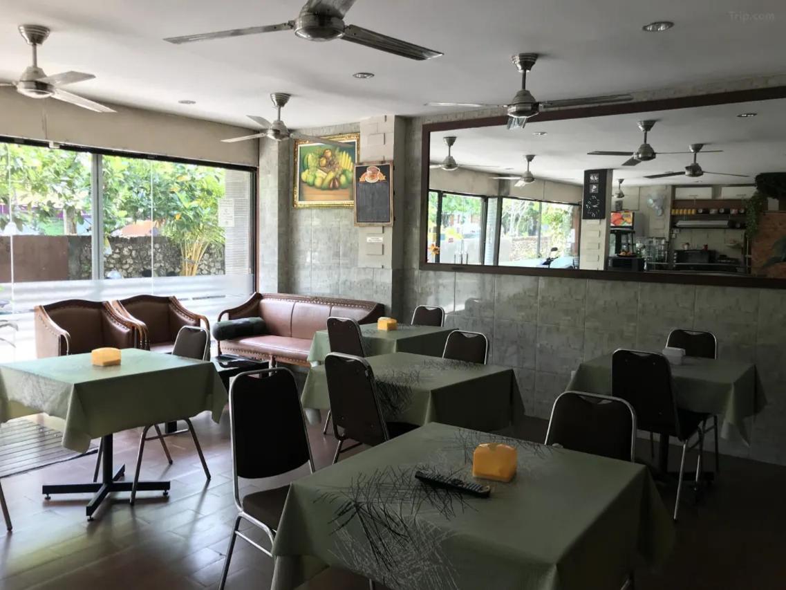 Tuban Torres Accommodation Kuta Lombok Exteriör bild
