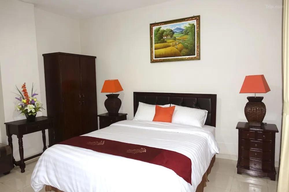 Tuban Torres Accommodation Kuta Lombok Exteriör bild