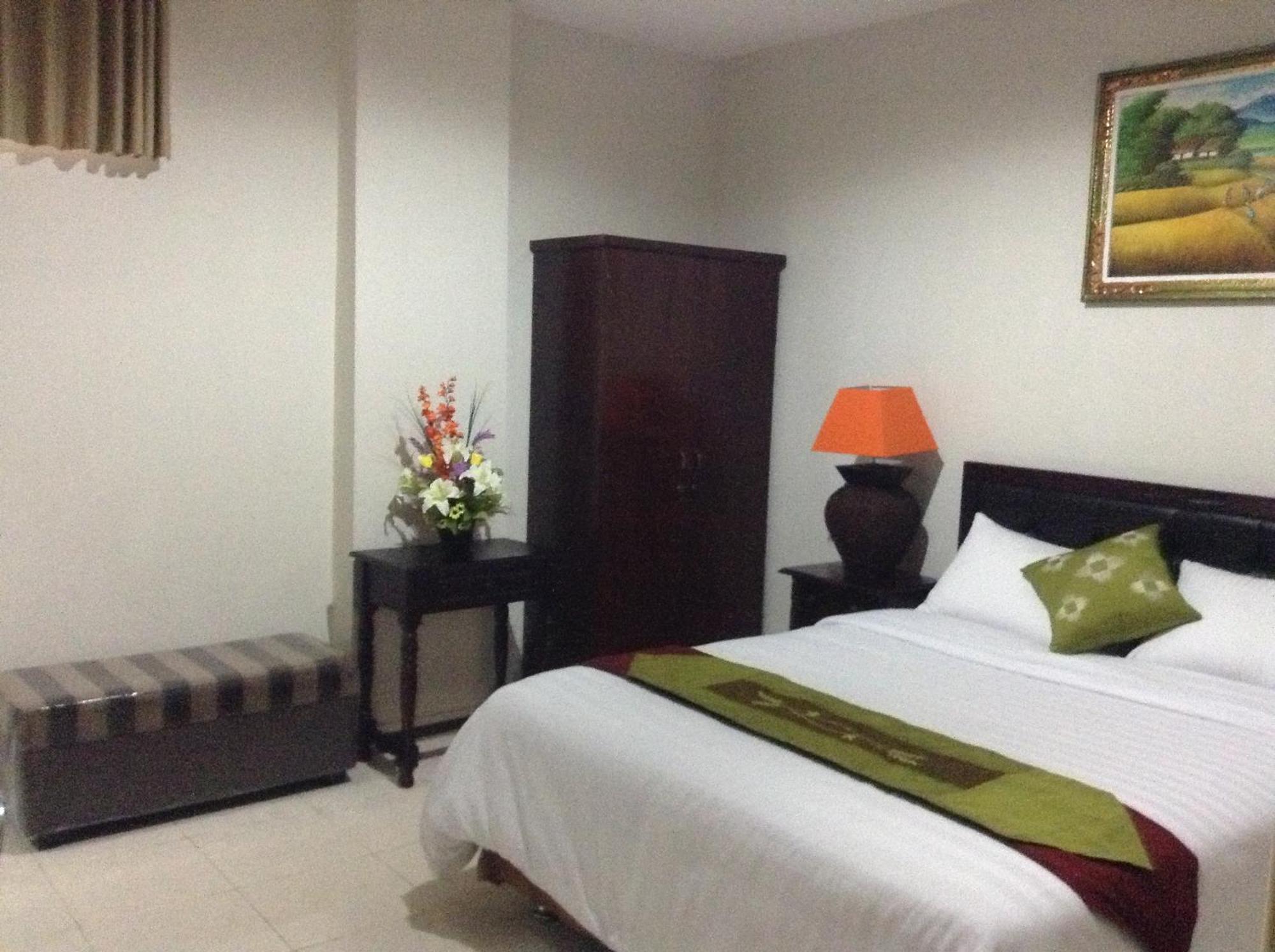 Tuban Torres Accommodation Kuta Lombok Exteriör bild